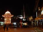 hlavní náměstí v Sarajevu v noci